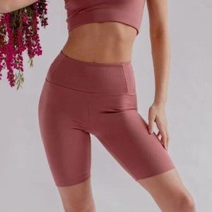 Girlfriend Collective Float Ultralight Bike Short - Fig